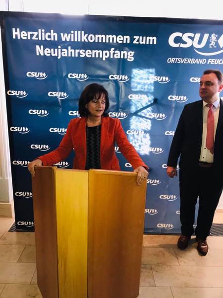 hat auch unsere Kandidatin f�r die Europawahl eine Rede gehalten. 