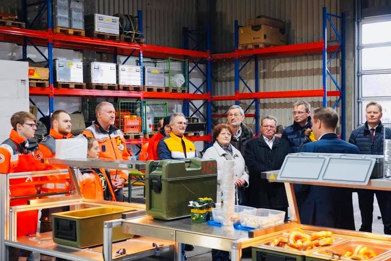 Pr�sentation des neuen mobilen K�chenmoduls zur Versorgung und Verpflegung von Bev�lkerung und Rettungsdiensten in Notfalllagen.