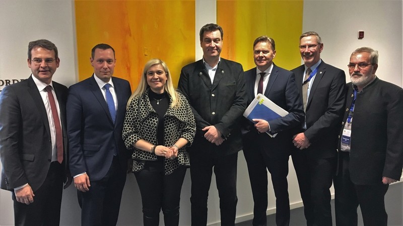 Auf Initiative von MdL Norbert D�nkel fand in M�nchen ein Gespr�ch mit Staatsminister Markus S�der und Staatsministerin Melanie Huml statt, an dem auch Landrat Armin Kroder, B�rgermeister Robert Ilg, F�rdervereinsvorsitzender G�tz Reichel und der Initiator der Unterschriftenaktion Horst Vogel teilnahmen.
