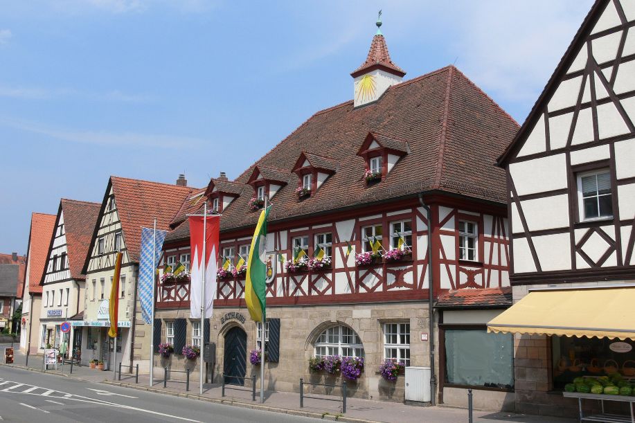 Auch die Mitarbeiter im Feuchter Rathaus knnen sich ber einen krftigen Zuwachs an Schlssenzuweisungen freuen. Foto: M. Keilholz