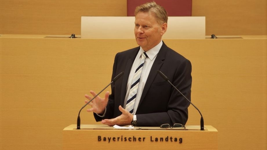Norbert Dnkel, hier whrend einer Rede im Bayerischen Landtag, setzt sich seit Jahren fr eine Weiterentwicklung der Inklusion an Schulen ein.