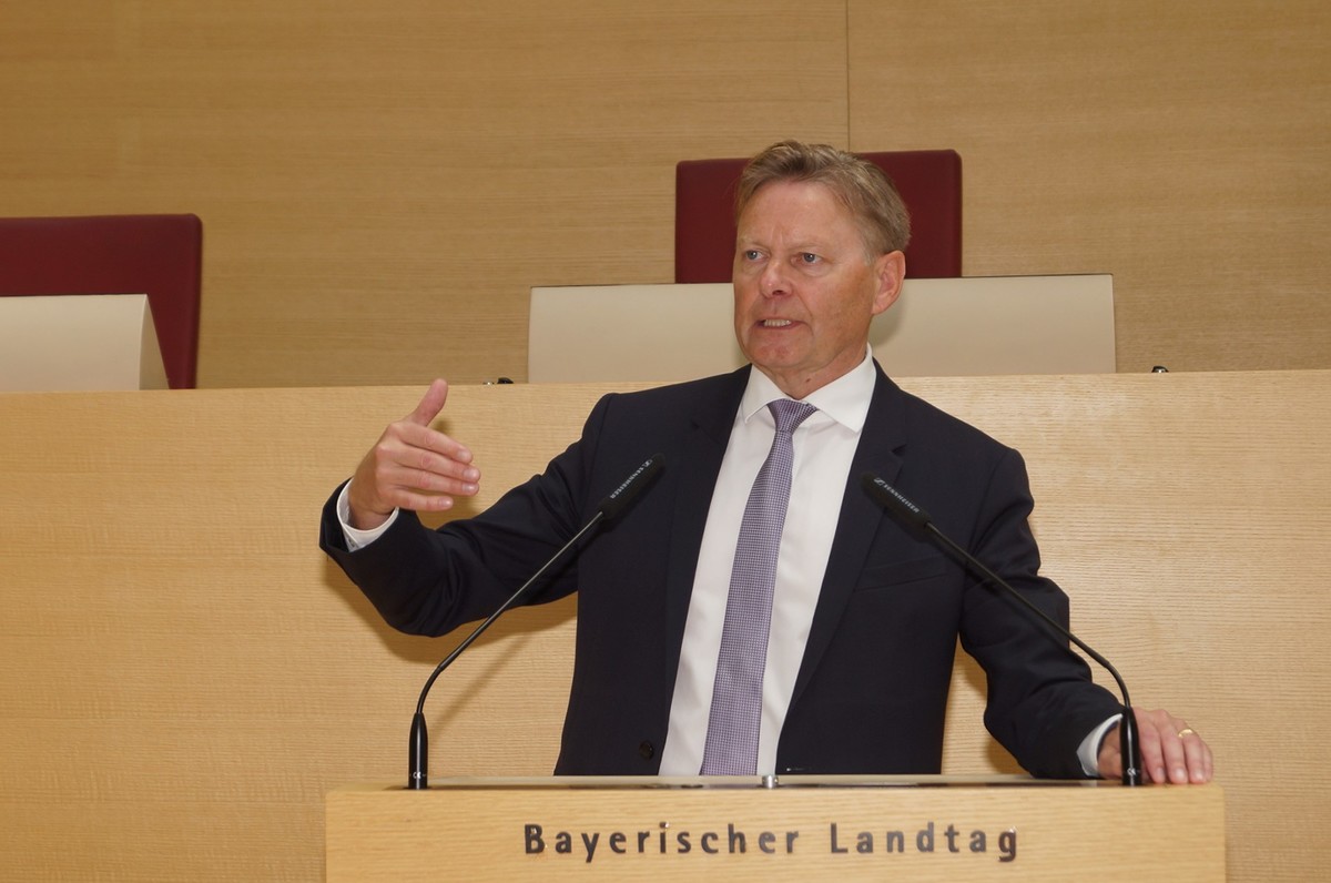 Der heimische Landtagsabgeordnete Norbert Dnkel begrt das auf den Weg gebrachte Bayerische Klimaschutzgesetz und betont die Vorreiterrolle Bayerns beim Klimaschutz