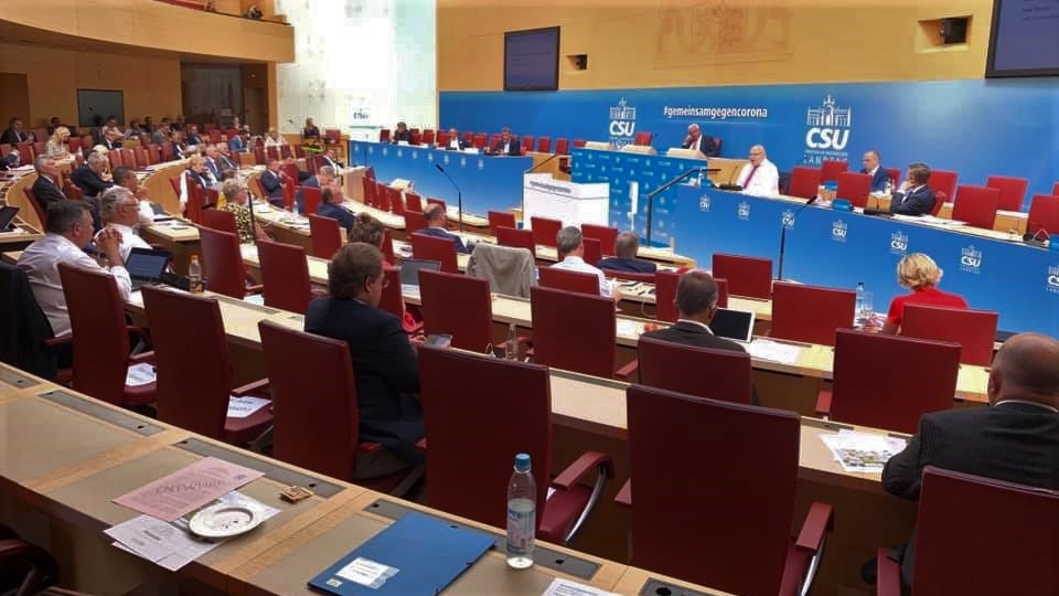 Die CSU-Fraktion diskutierte im Plenarsaal des Bayerischen Landtags mit Wirtschaftsminister Peter Altmaier ber die Folgen von Corona fr Unternehmen. Foto: Privat   