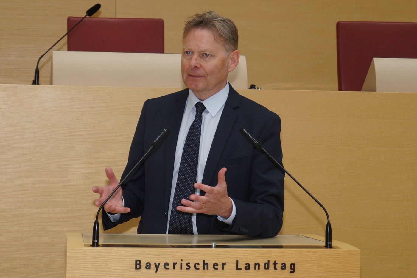 MdL Norbert Dnkel, Vorsitzender der Fraktionsbergreifenden Arbeitsgruppe Inklusion im Bayer. Landtag freut sich ber die Erweiterung des Kreises der Schulen mit dem Profil Inklusion auf 432