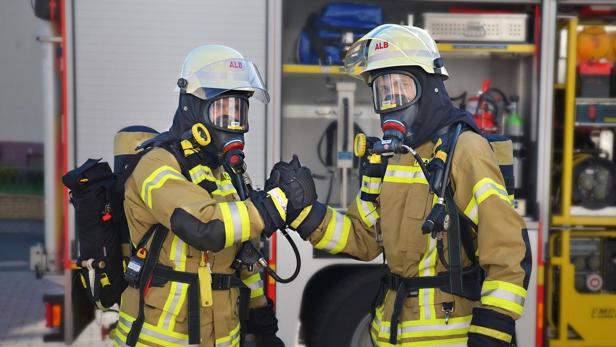Wer Jahrzehnte ehrenamtlich in der Feuerwehr Dienst leistet, soll aus Sicht der bayerischen Regierungsfraktionen besonders gewürdigt werden. Foto: Pixabay 