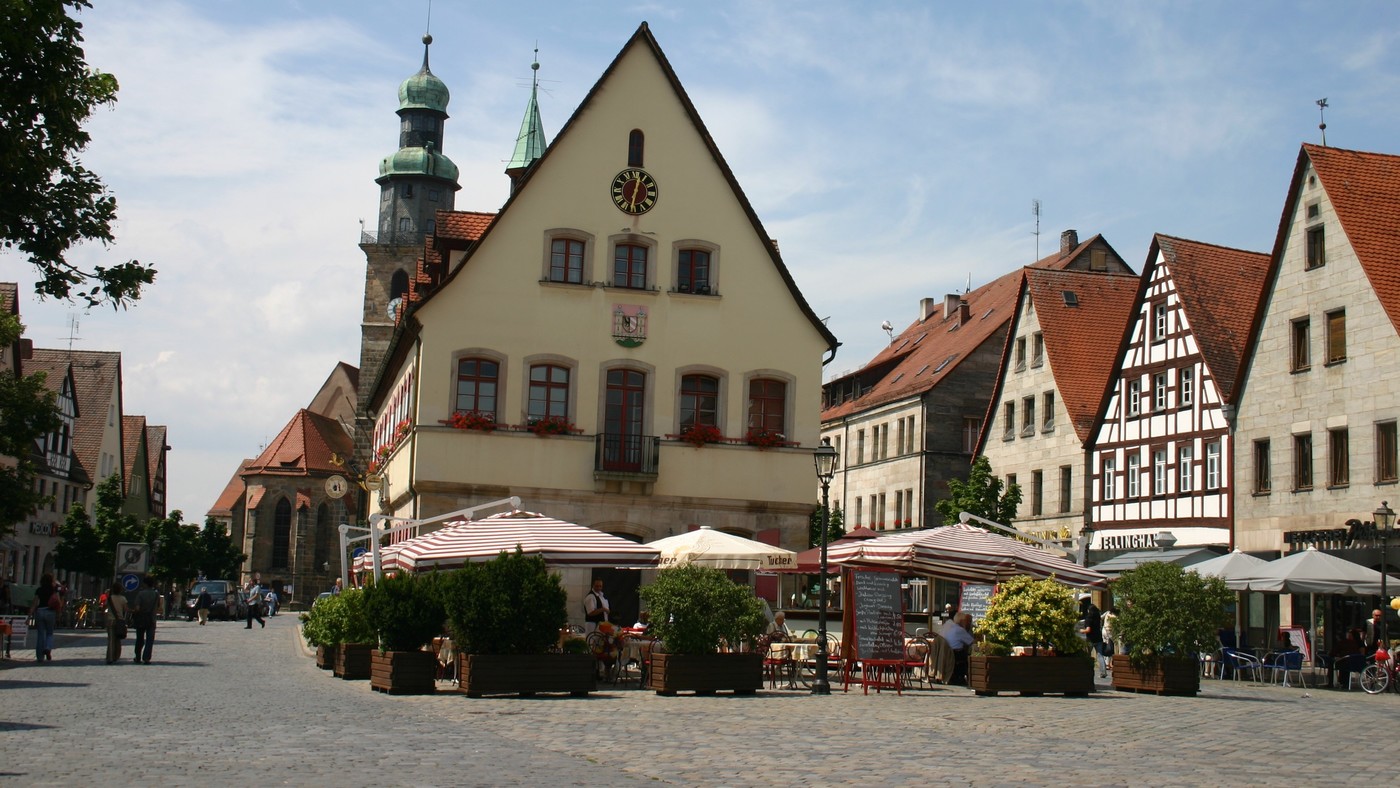 Sonnige Aussichten: Viele Kommunen im Nrnberger Land profitieren von hheren Schlsselzuweisungen. Die Stadt Lauf erhlt im nchsten Jahr beispielsweise ber 3,6 Millionen Euro. Foto: Bro Dnkel 