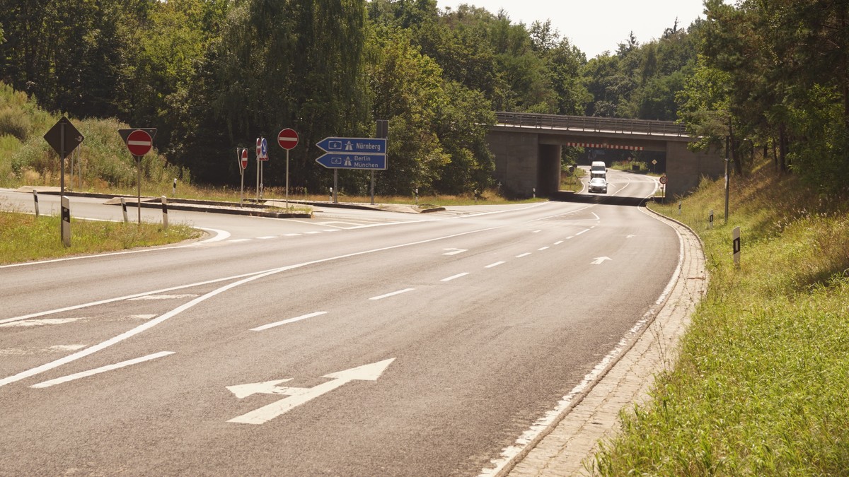 Mit dem Planfeststellungsverfahren gehen die Planungen des Radwegs und des Ausbaus der Staatsstrae zwischen Winn und Altdorf in die finale Phase. Foto: Bro Dnkel  