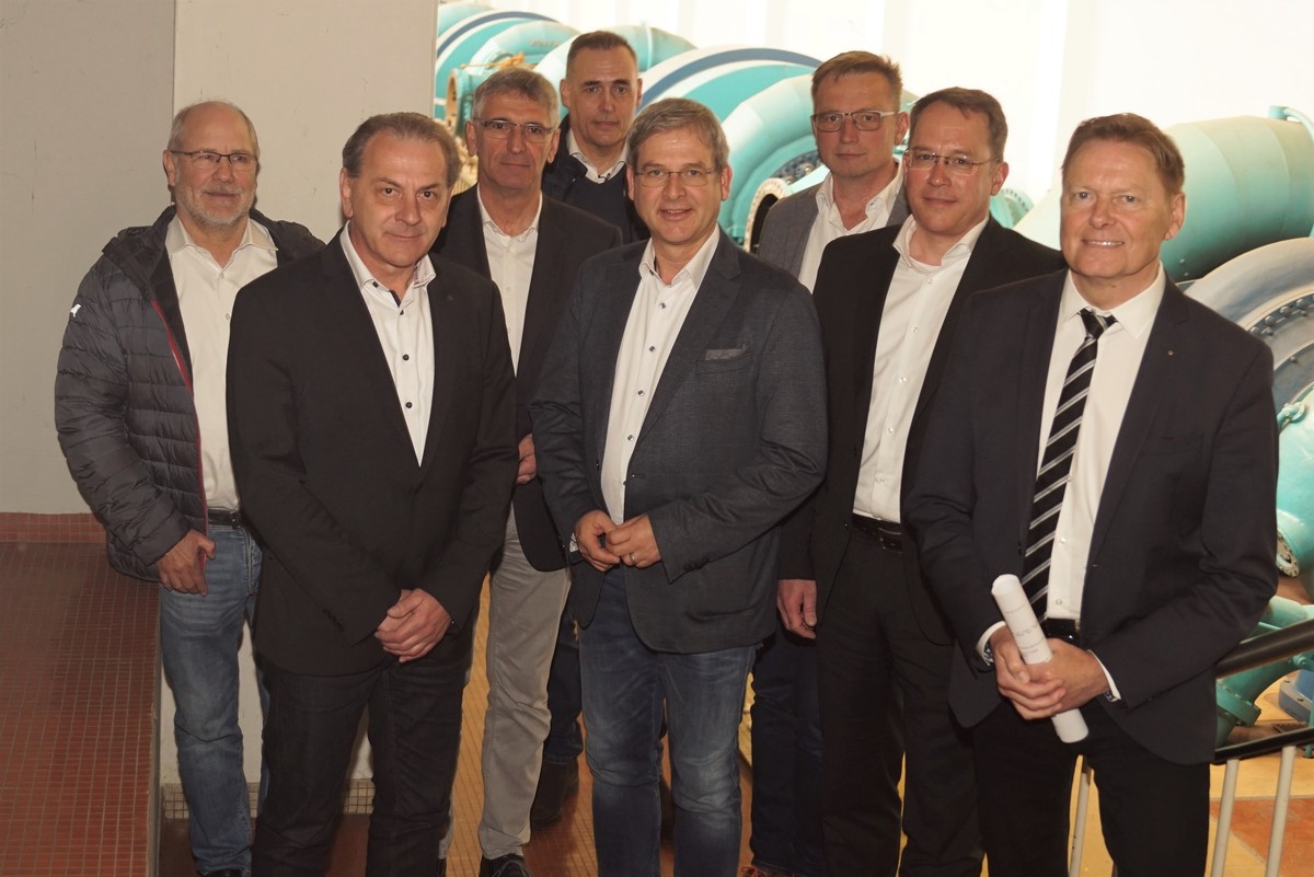 von rechts: MdL Norbert Dnkel, Dr. Klaus Engels, Peter Uschalt, Robert Ilg, Bernd Bogner, Helmut Brckner, Jrgen Damm, Thomas Schmidt. Foto: Bro Dnkel 