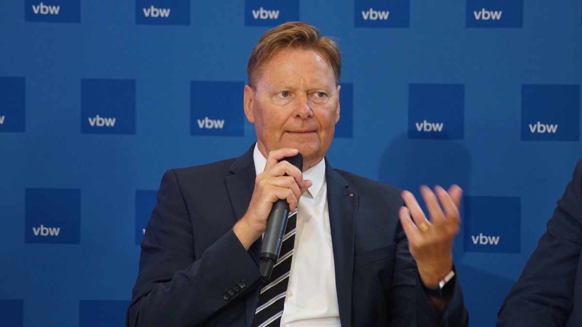 MdL Norbert Dnkel sprach bei einer Veranstaltung der Vereinigung der Bayerischen Wirtschaft e. V ber die Zukunft der Bildungspolitik im Freistaat. Foto: Bro Dnkel 